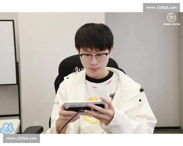 电竞狂潮，席卷而来，冠军杯的热血传奇！